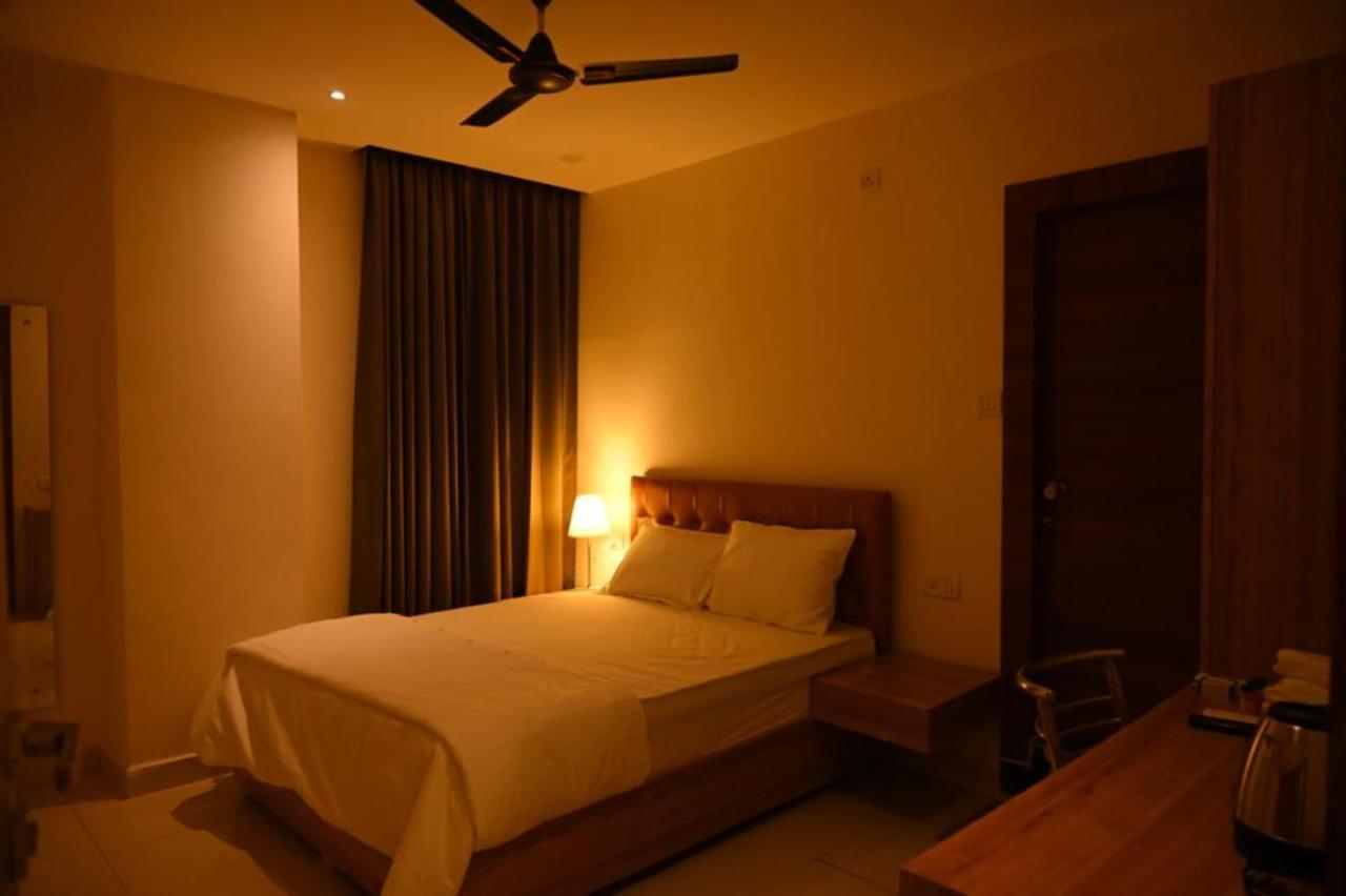 Hotel Hibiscus Tree- Bachupally ไฮเดอราบัด ภายนอก รูปภาพ