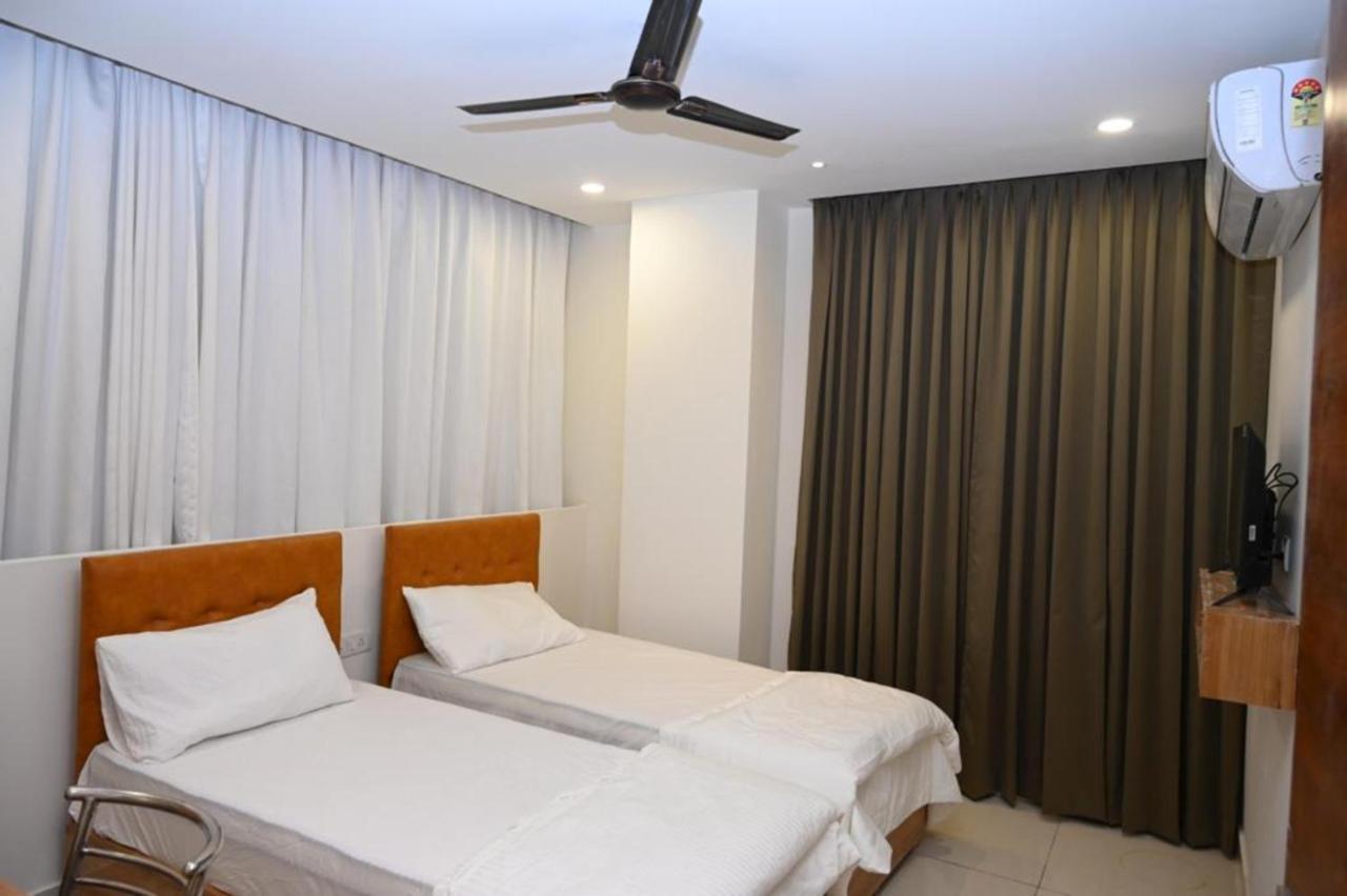 Hotel Hibiscus Tree- Bachupally ไฮเดอราบัด ภายนอก รูปภาพ