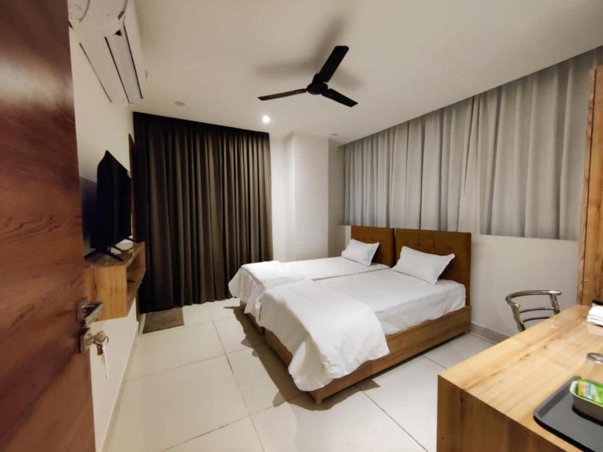 Hotel Hibiscus Tree- Bachupally ไฮเดอราบัด ภายนอก รูปภาพ