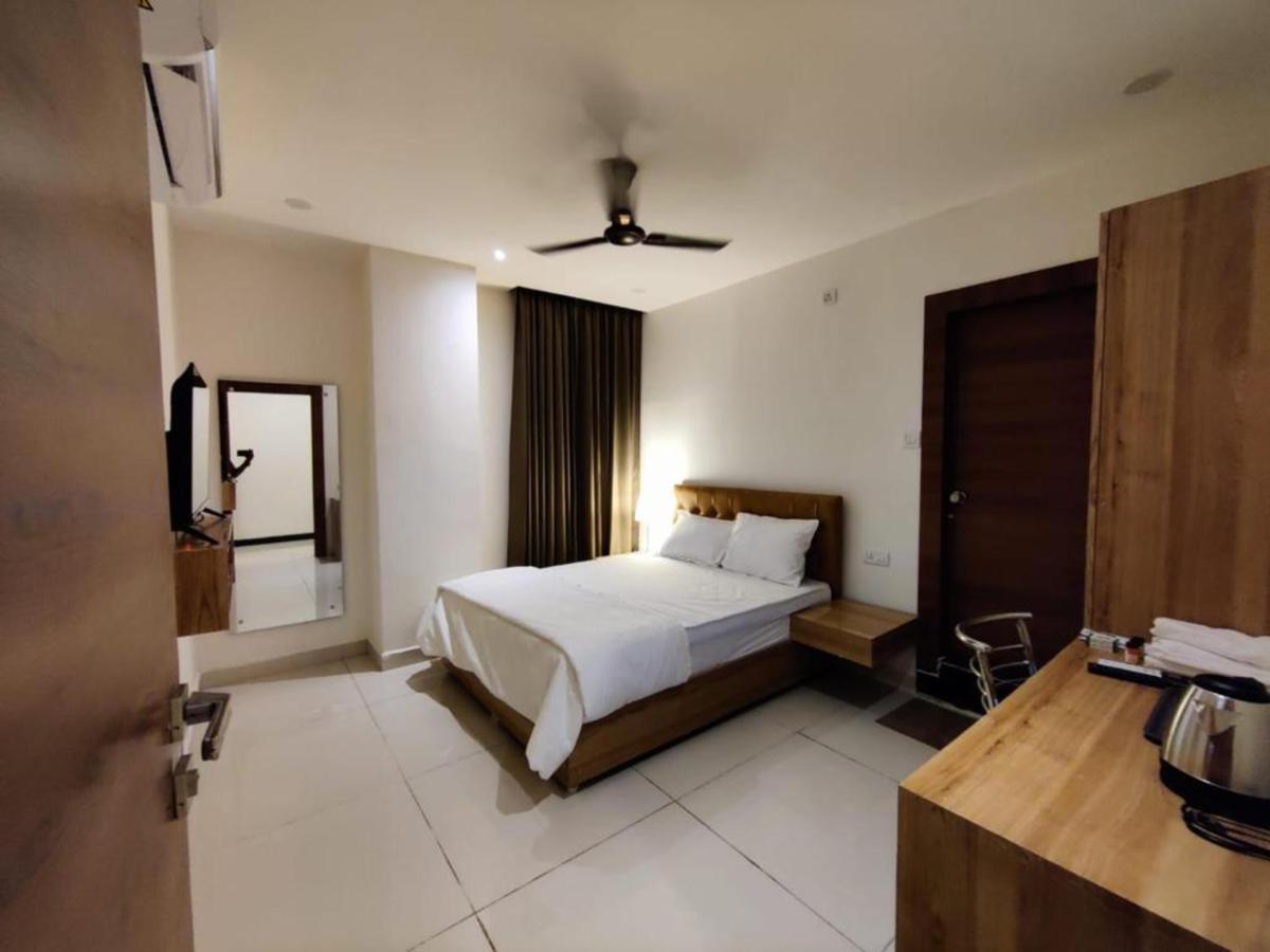 Hotel Hibiscus Tree- Bachupally ไฮเดอราบัด ภายนอก รูปภาพ
