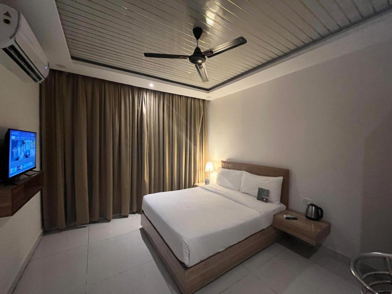 Hotel Hibiscus Tree- Bachupally ไฮเดอราบัด ภายนอก รูปภาพ
