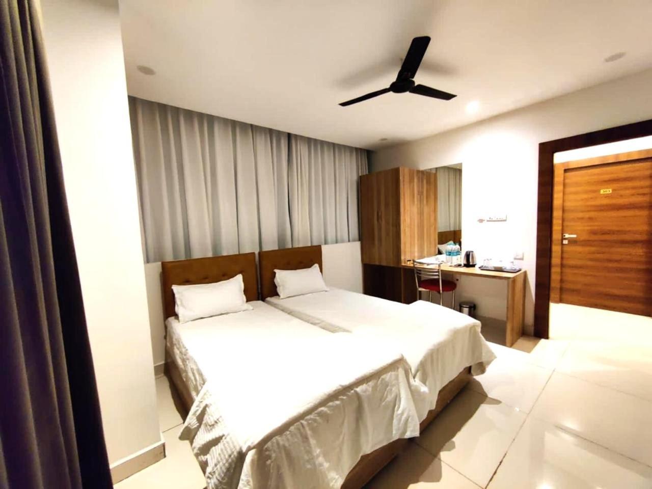 Hotel Hibiscus Tree- Bachupally ไฮเดอราบัด ภายนอก รูปภาพ
